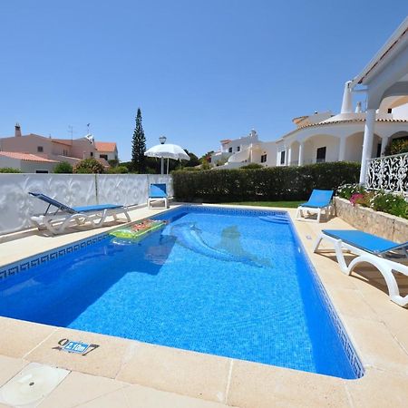 Well-Appointed Villa Is Situated In The Popular Resort Of Vilamoura Quarteira Luaran gambar