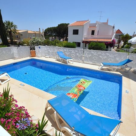 Well-Appointed Villa Is Situated In The Popular Resort Of Vilamoura Quarteira Luaran gambar