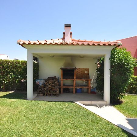 Well-Appointed Villa Is Situated In The Popular Resort Of Vilamoura Quarteira Luaran gambar