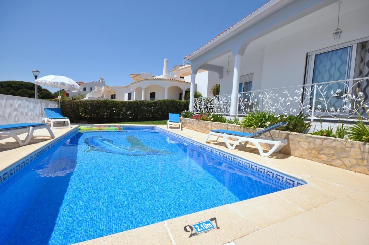 Well-Appointed Villa Is Situated In The Popular Resort Of Vilamoura Quarteira Luaran gambar