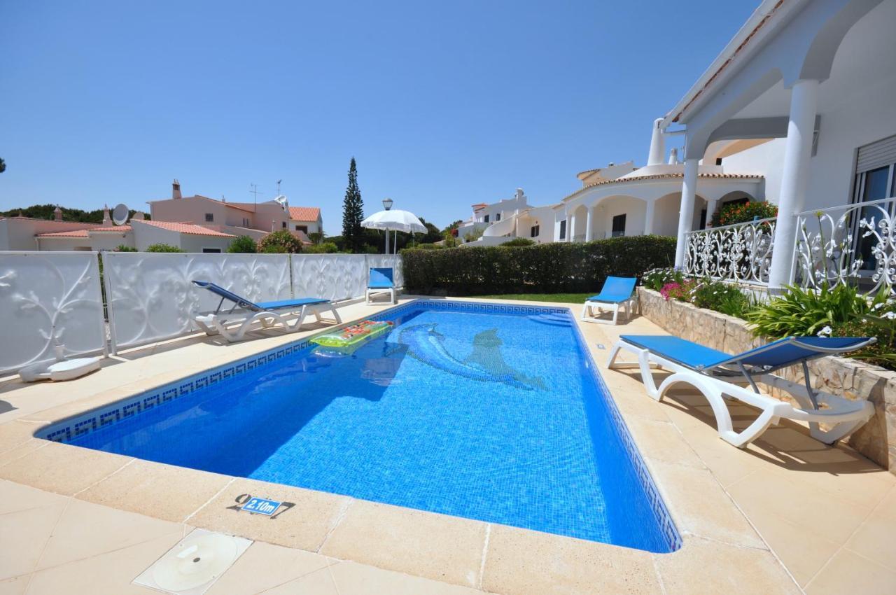 Well-Appointed Villa Is Situated In The Popular Resort Of Vilamoura Quarteira Luaran gambar