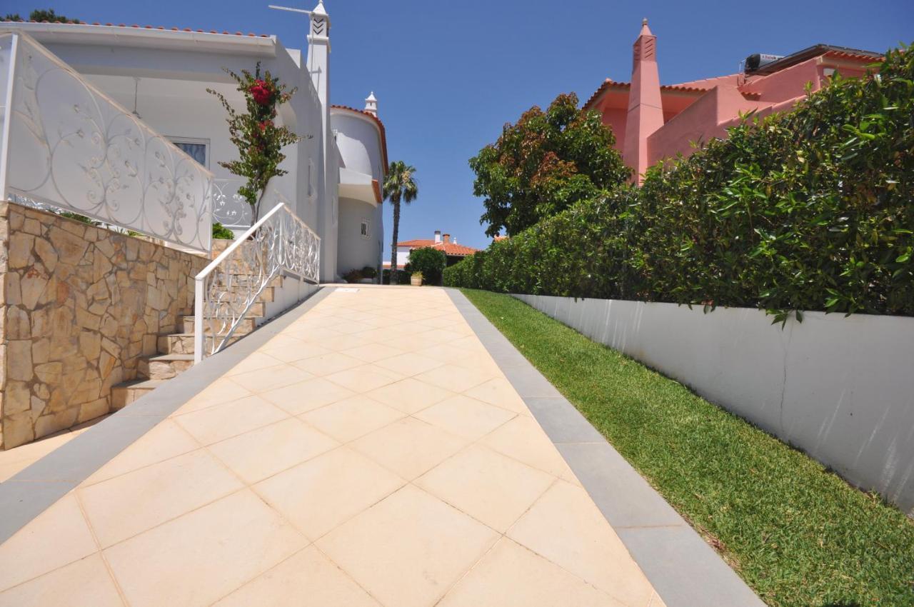 Well-Appointed Villa Is Situated In The Popular Resort Of Vilamoura Quarteira Luaran gambar