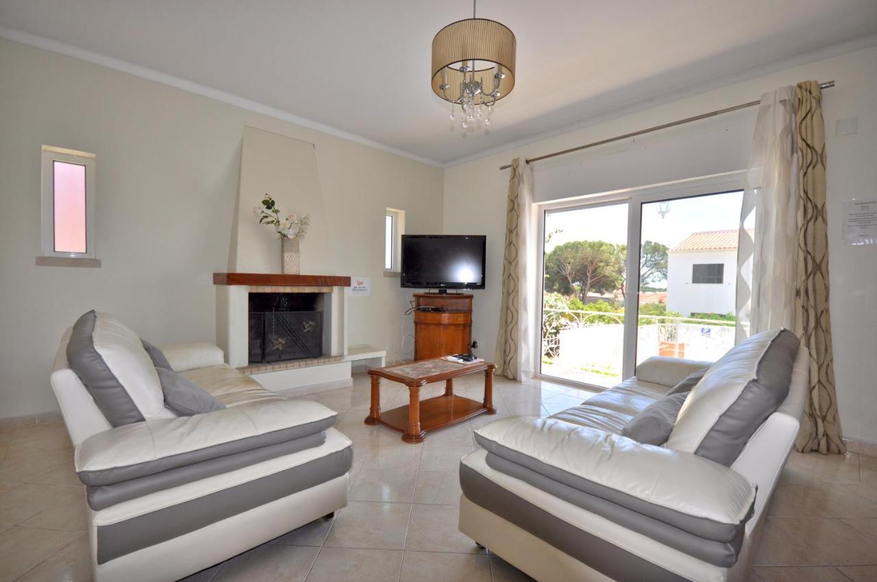 Well-Appointed Villa Is Situated In The Popular Resort Of Vilamoura Quarteira Luaran gambar